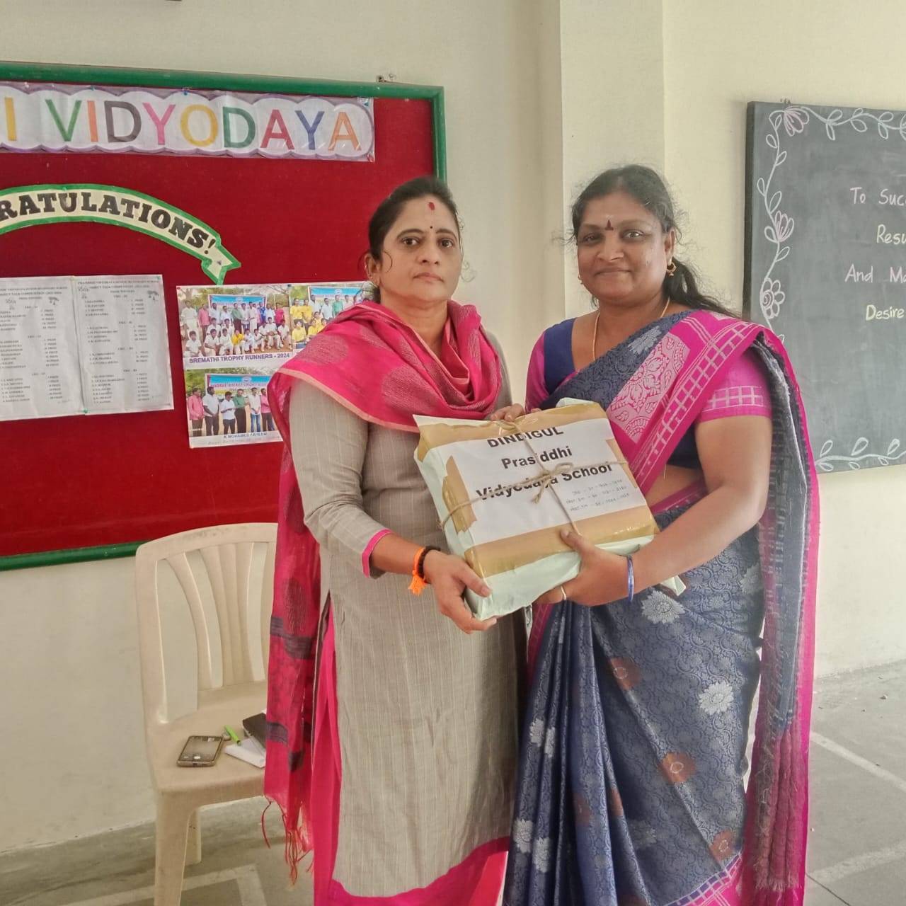 Best NEET Academy in Dindugul Distributes Model Exam Papers for Students